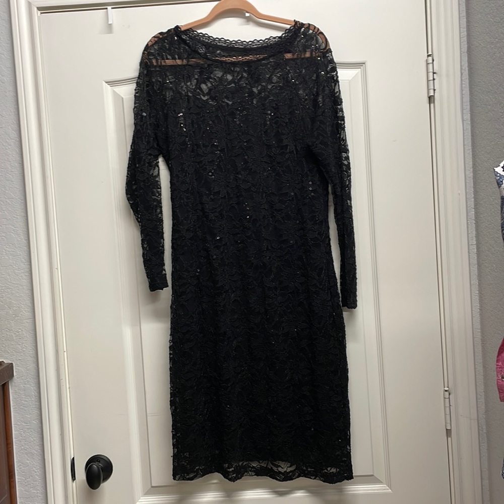 Lace sleeve dress